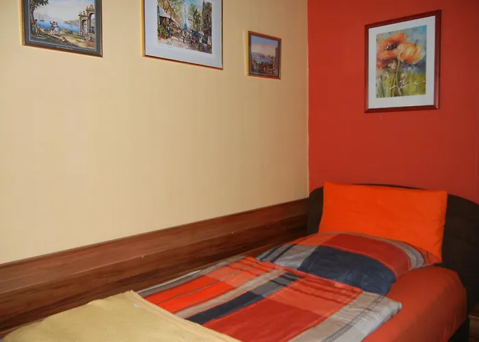 伽斯特翰斯莫妮卡酒店 招待所