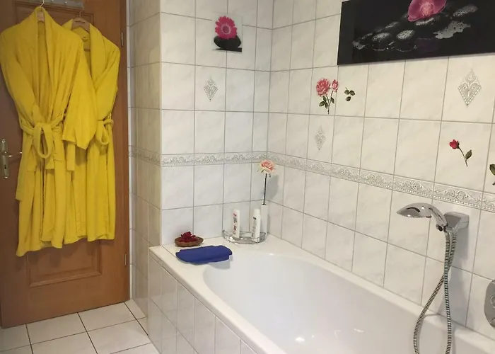 伽斯特翰斯莫妮卡酒店 招待所